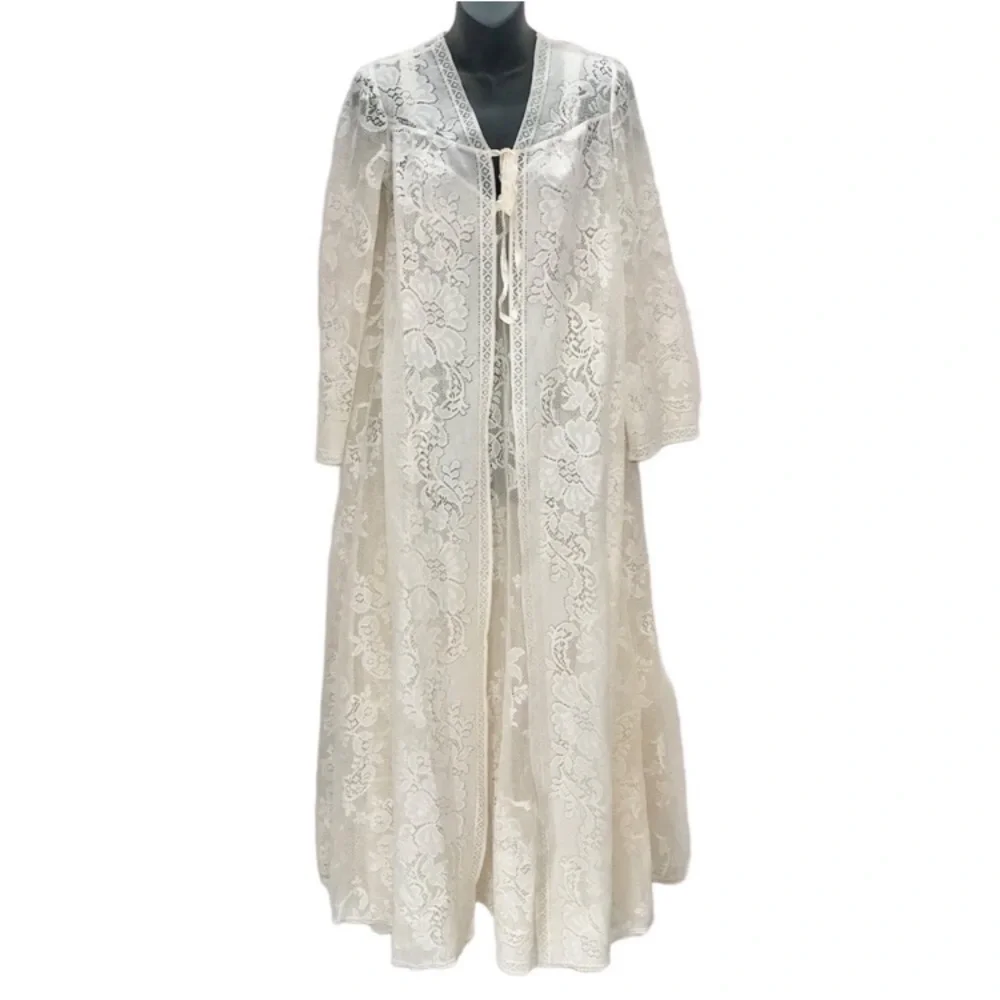 ⭐️ Vintage 1950’s Vassarette Lace Paisley & Floral Nightgown and Overcoat Set - Picture 2 of 12